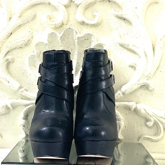 VINTAGE Seychelles Black Leather Theory Ankle Bootie NWOT - Picture 7 of 12
